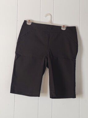 Smart Set Black Pull On Bermuda Shorts
